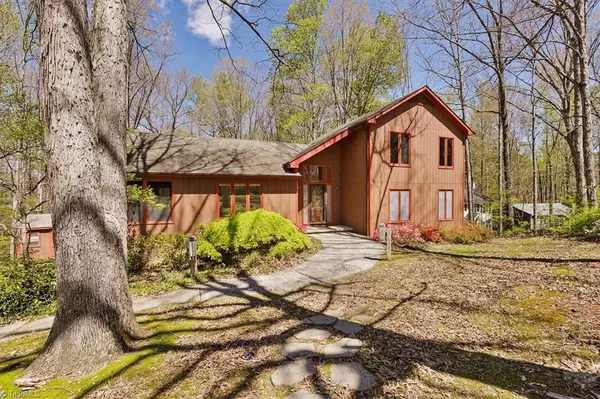 906 Briarwood ST, Reidsville, NC 27320