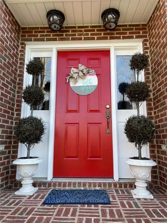 Jefferson, NC 28640,127 Hillside LN