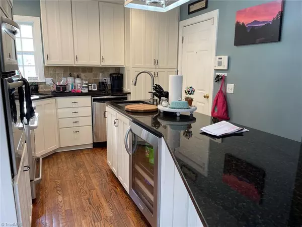 Jefferson, NC 28640,127 Hillside LN