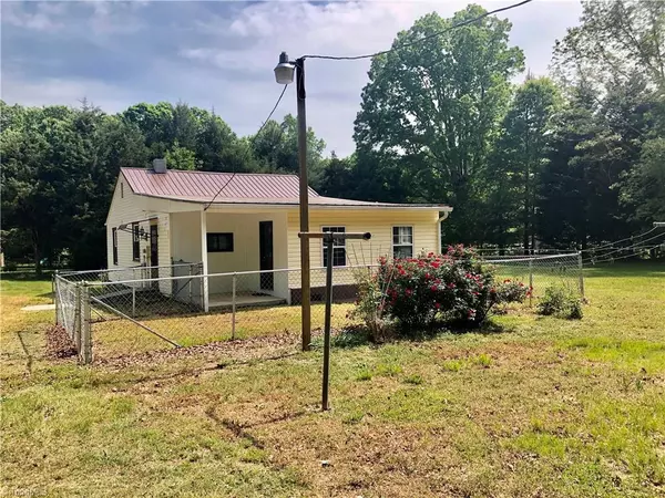 Mocksville, NC 27028,356 Gladstone RD