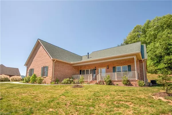 171 Peterson Pond DR, Wilkesboro, NC 28697