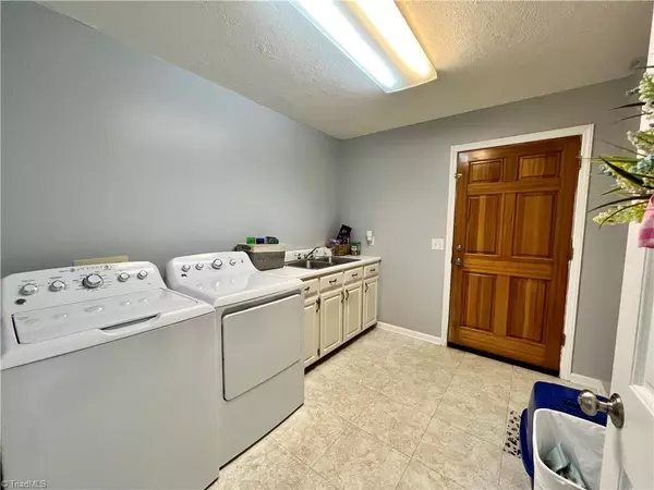 Wilkesboro, NC 28697,426 Ridgecrest ST