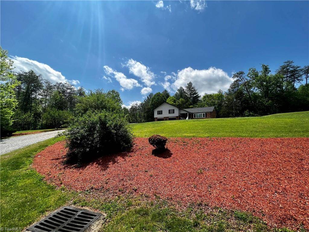 Purlear, NC 28665,702 Huffman River LN