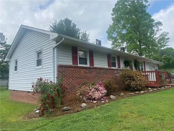 1936 FAIRPLAINS RD, North Wilkesboro, NC 28659