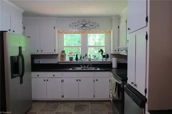 North Wilkesboro, NC 28659,194 Canterbury LN