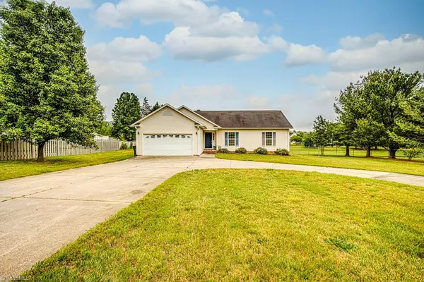 2020 Darwick RD, Winston Salem, NC 27127