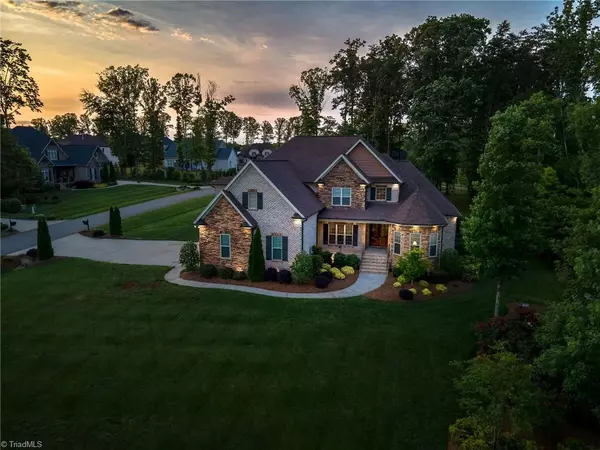 7718 Briardenn DR, Summerfield, NC 27358