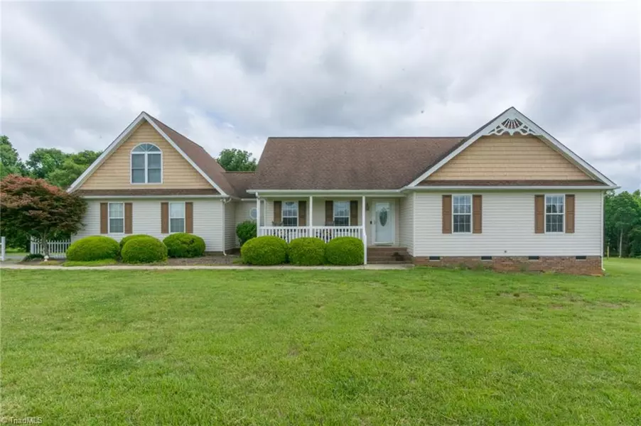 692 Wright Country RD, Ramseur, NC 27316