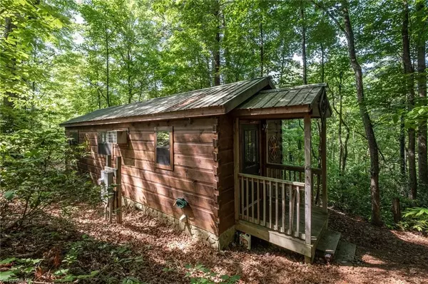 Millers Creek, NC 28670,157 Wolf TRL