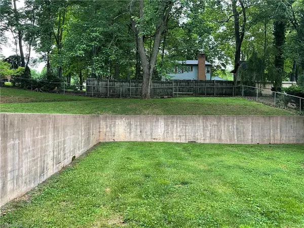 Wilkesboro, NC 28697,1510 Cedar LN