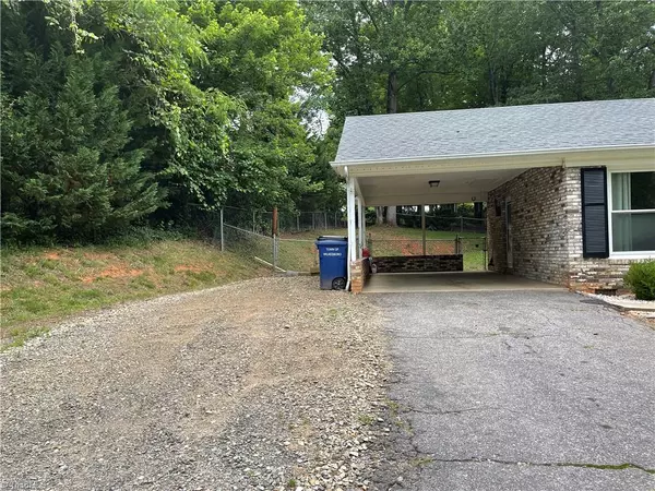 Wilkesboro, NC 28697,1510 Cedar LN