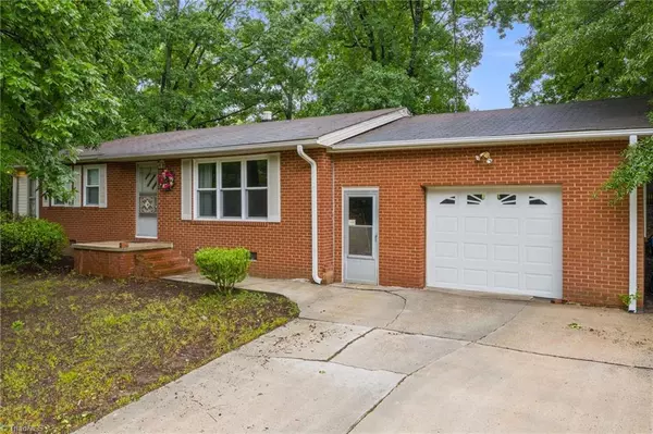 112 Lonita ST, Archdale, NC 27263