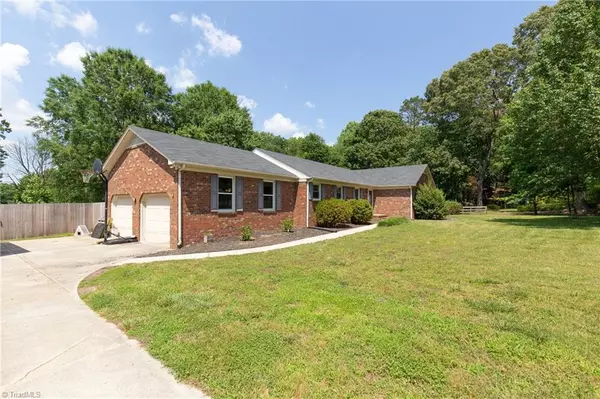 Pleasant Garden, NC 27313,2107 Hunters Ridge DR