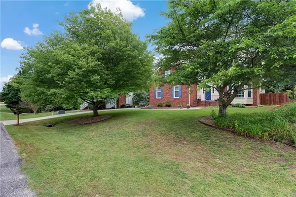 Kernersville, NC 27284,7186 Blackmoor RD