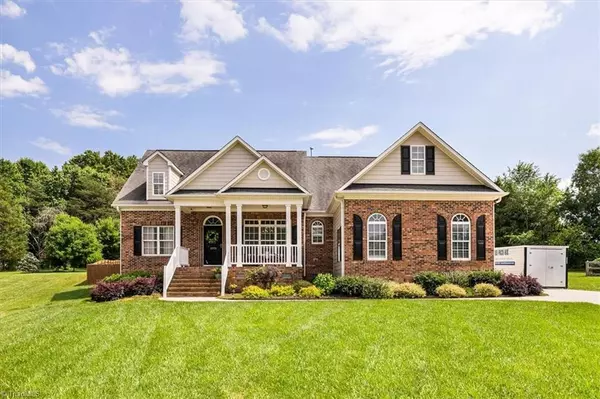 3008 Walbrook TER, Browns Summit, NC 27214