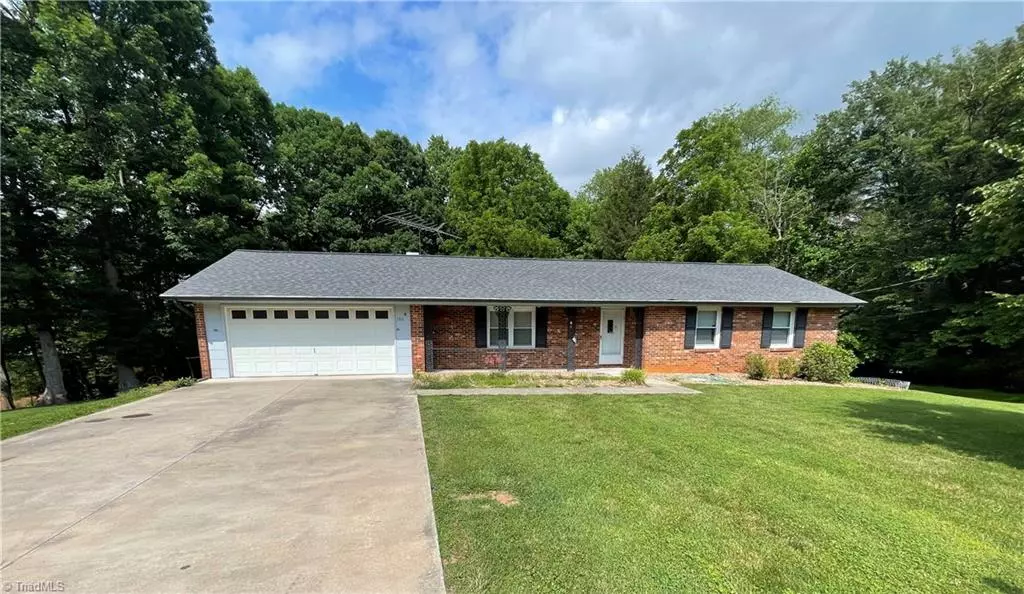 North Wilkesboro, NC 28659,186 Rolling Pine ST