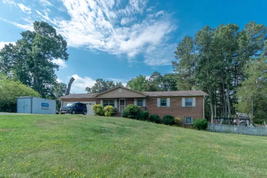 1202 Nc Highway 62 E, Climax, NC 27233