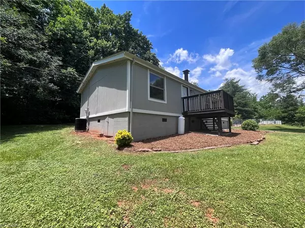 Roaring River, NC 28669,302 Winding Trail DR