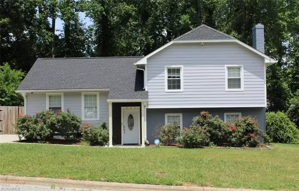 807 Pineburr RD, Jamestown, NC 27282