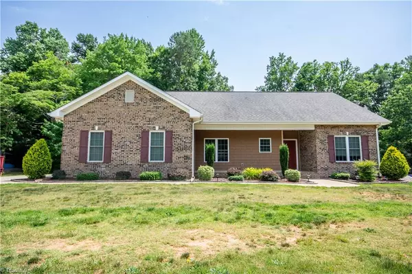 123 Spring Shore RD, Statesville, NC 28677