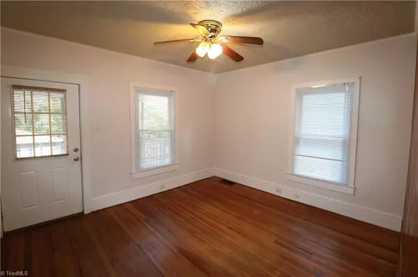 Winston Salem, NC 27107,2736 Ludwig ST