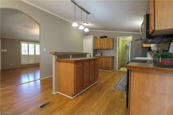 Stoneville, NC 27048,692 Paw Paw RD