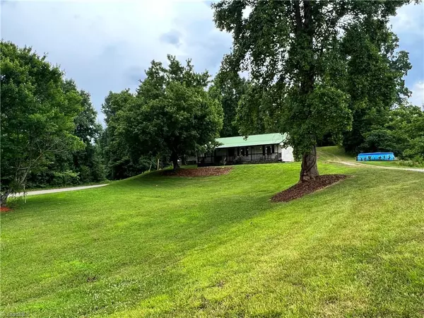3364 Red Top RD, Wilkesboro, NC 28687