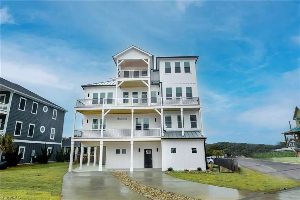 Indian Beach, NC 28512,120 Ocean Bluff DR