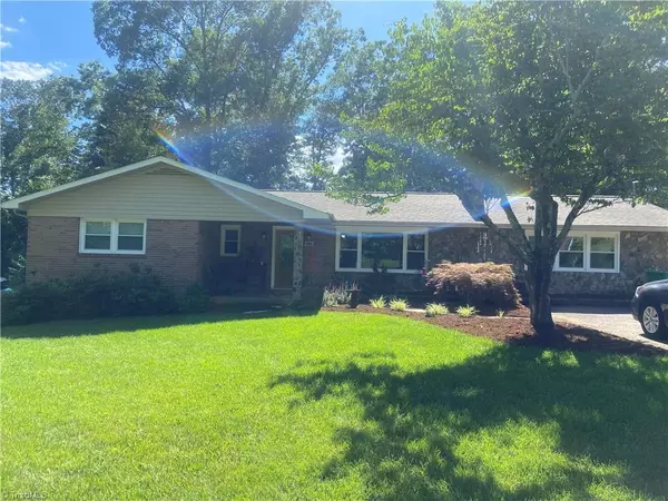 210 Green Acres Hill ST, Millers Creek, NC 28651