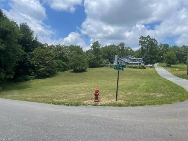 TBD Hillcrest AVE, West Jefferson, NC 28694