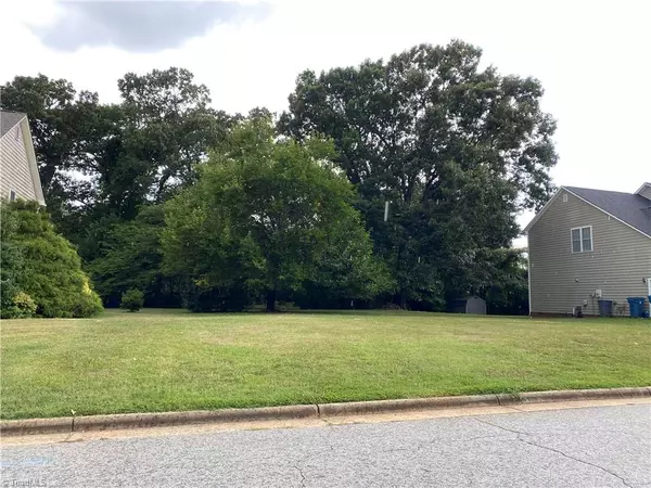 4706 Clifton Park DR, Jamestown, NC 27282