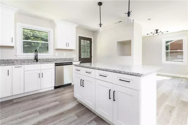 Winston Salem, NC 27107,3469 Borum DR