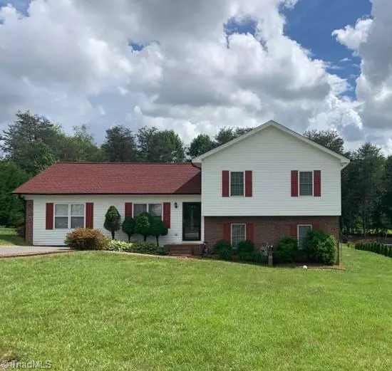 Taylorsville, NC 28681,127 Walnut LN