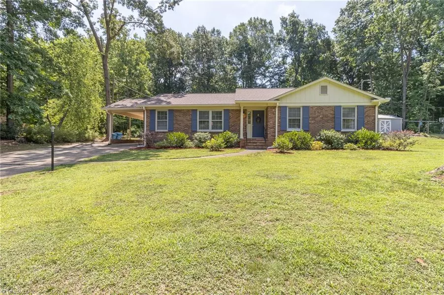 5406 Hiddenbrook DR, Mcleansville, NC 27301