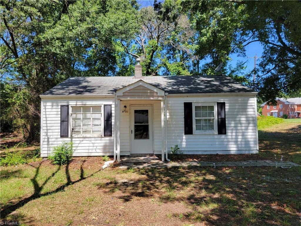 1251 Lolly LN, Greensboro, NC 27405