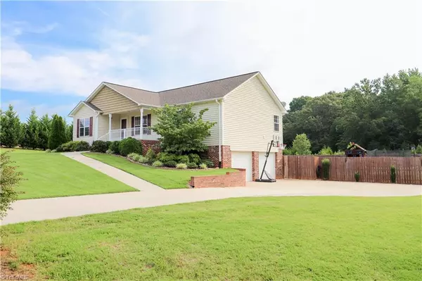 Linwood, NC 27299,215 Iveys Meadow CT