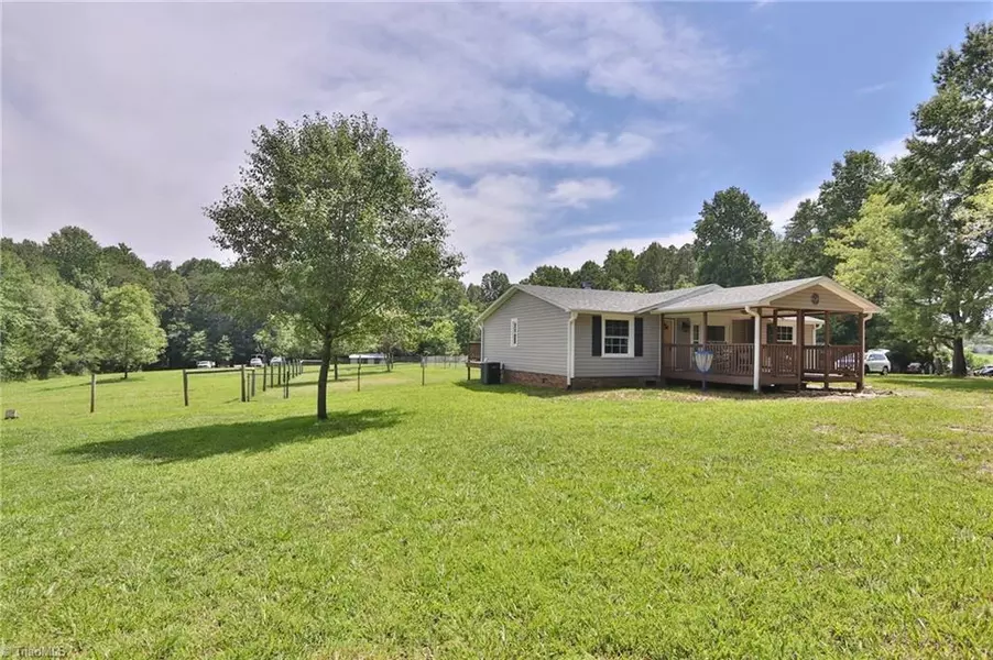 3113 Whitaker RD, Boonville, NC 27011