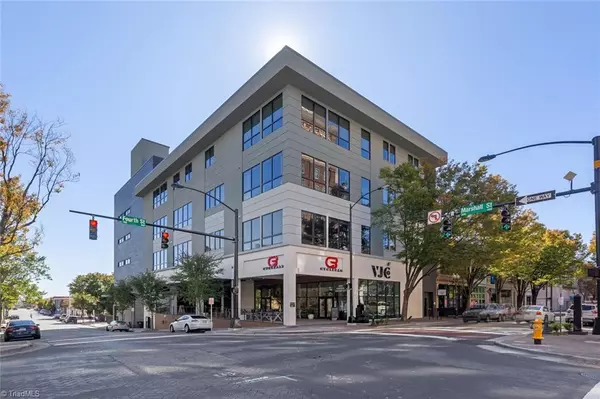 Winston Salem, NC 27101,400 W 4th ST #304