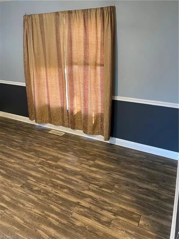 High Point, NC 27262,918 Howard PL