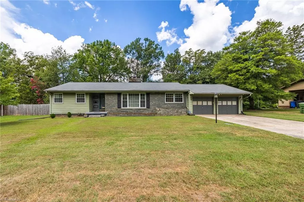 Kernersville, NC 27284,712 Flynt ST