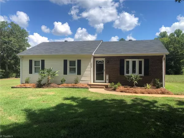 3545 Day RD, Walkertown, NC 27051