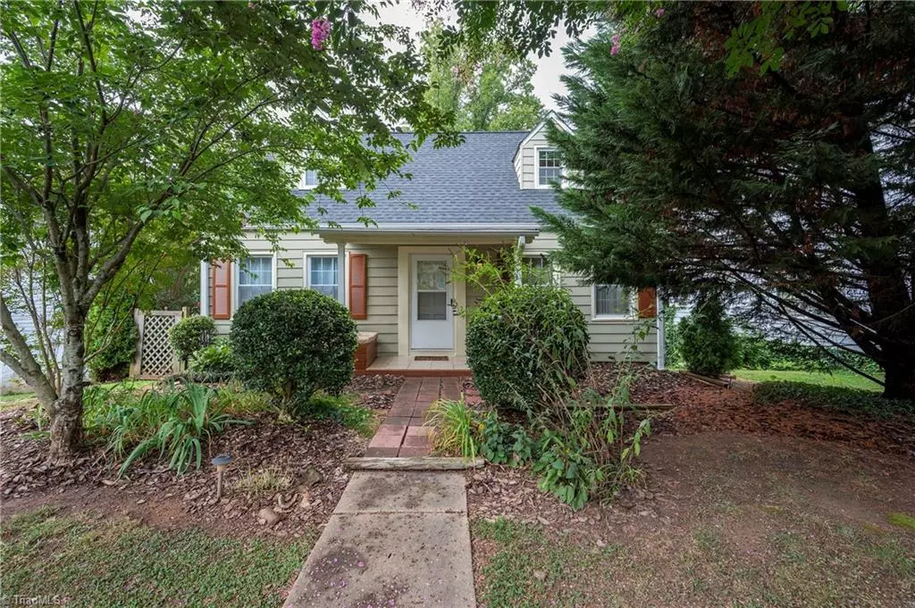 Winston Salem, NC 27103,724 S Sunset DR