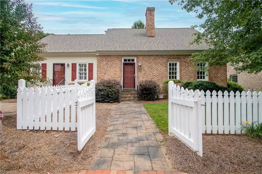 Pfafftown, NC 27010,215 Town Lot DR