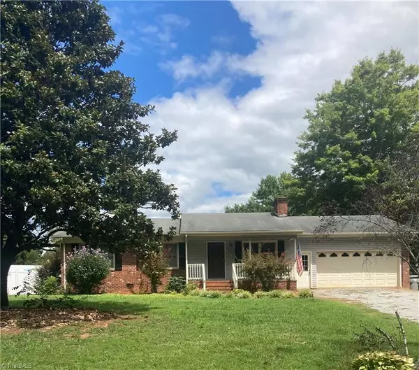 1121 Hub Morris RD,  Asheboro,  NC 27203