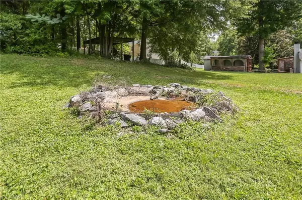 Winston Salem, NC 27127,3509 Cedar Post RD
