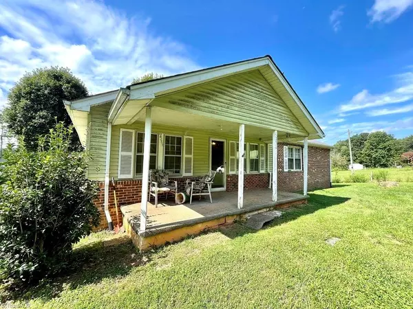 10236 Old 60, Roaring River, NC 28669