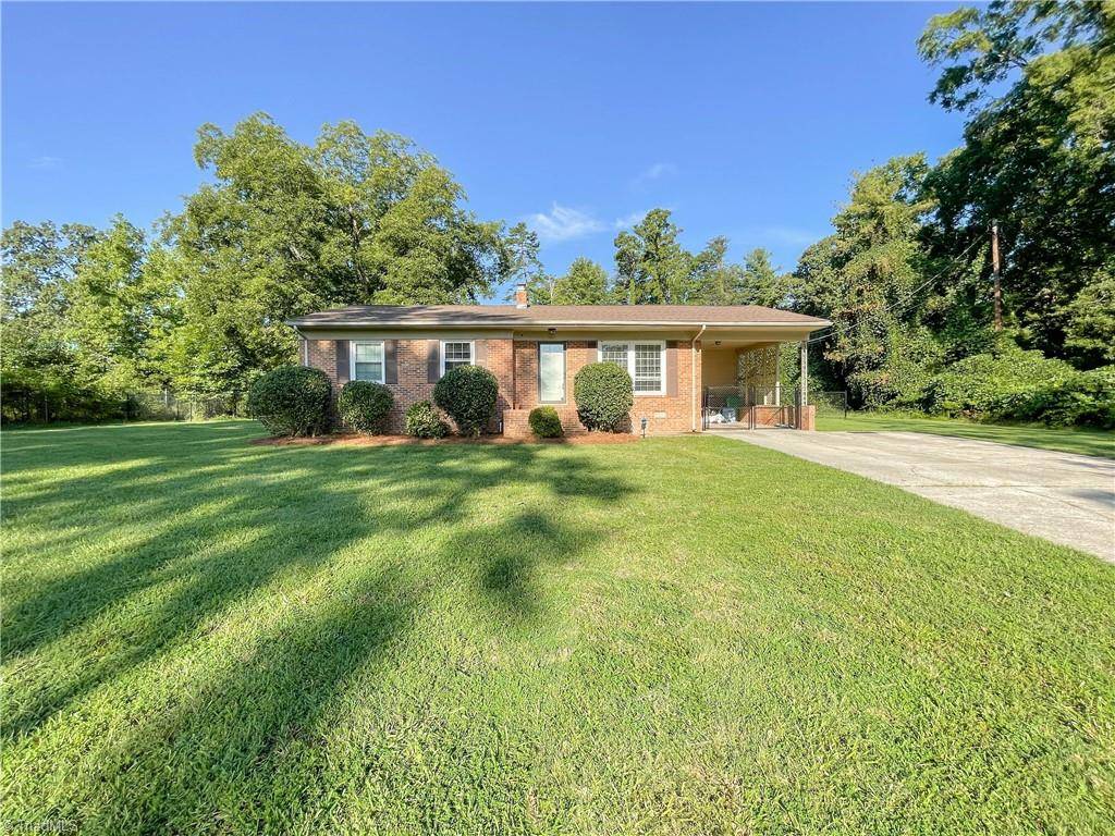 2039 Deep River RD, High Point, NC 27265