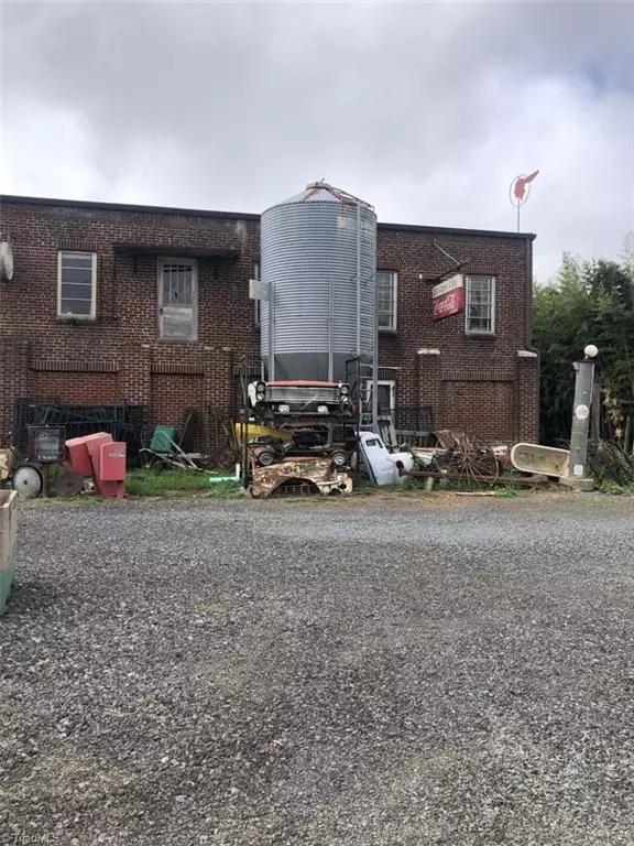 Oakboro, NC 28219,114 E Red Cross RD