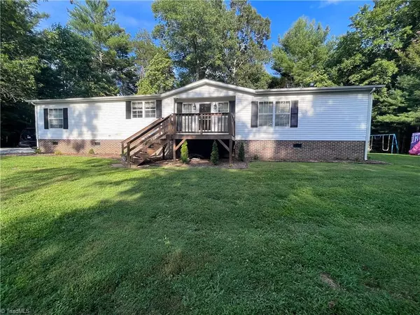 173 Travelers Rest DR, Wilkesboro, NC 28697