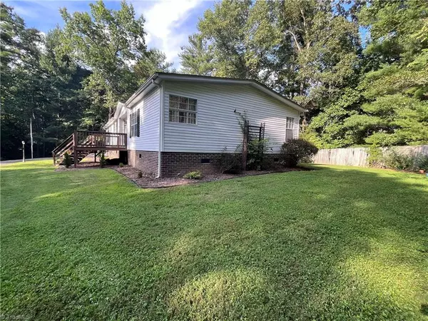 Wilkesboro, NC 28697,173 Travelers Rest DR